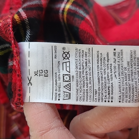 Old Navy Red Plaid Button-up Lightweight Flannel Shirt size XL - Picture 6 of 7